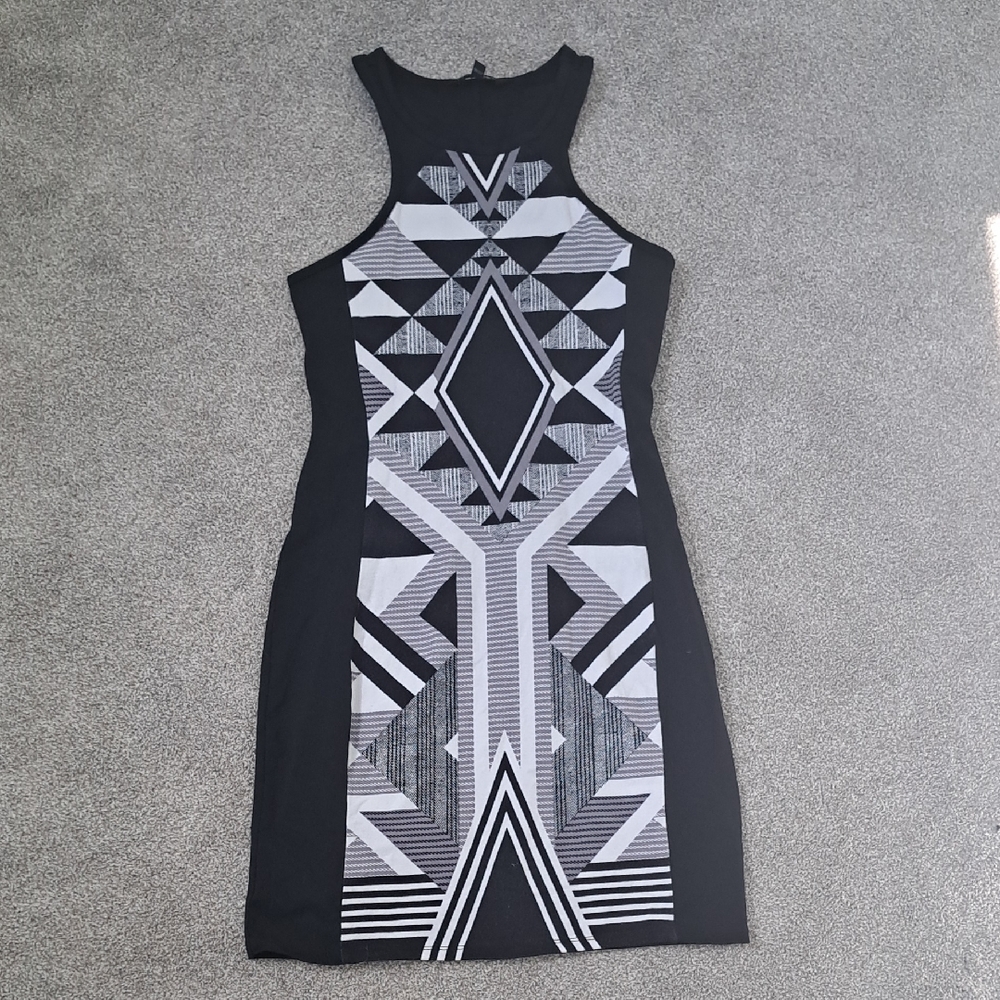 Geometric Black and White Sleeveless Dress